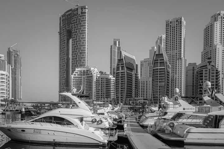 Moving to Dubai: Your Complete Relocation Checklist card image