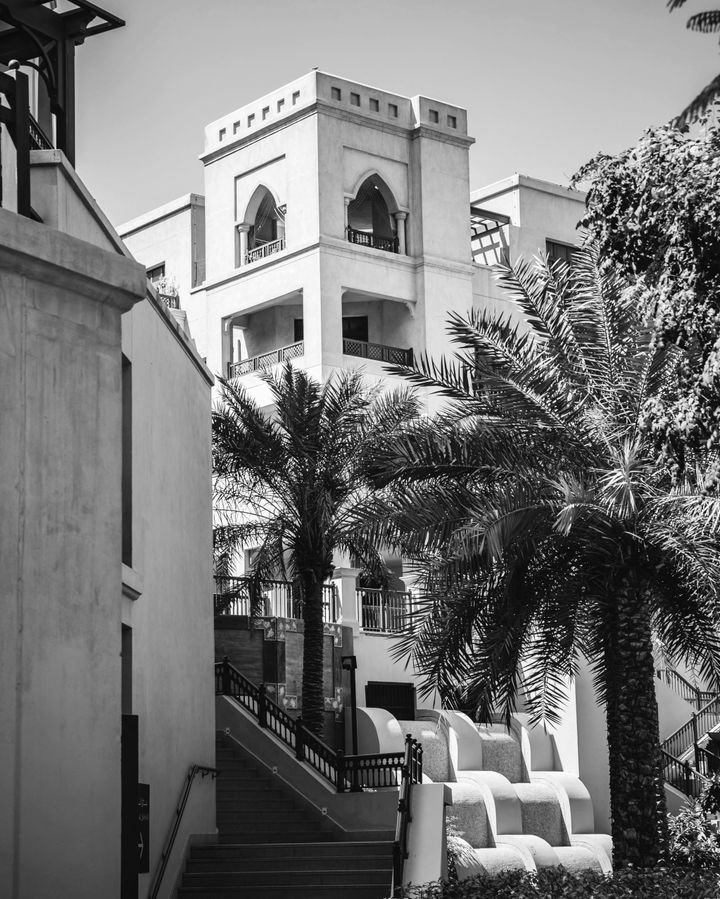 How to Get a Job in Dubai: A Practical Guide for Expats card image